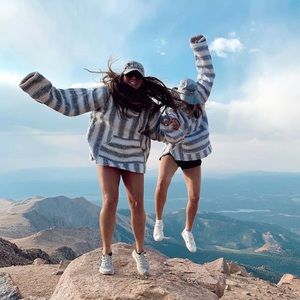 Meet your Posher duo, Kim & Steph!